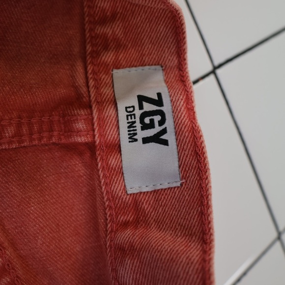Zgy Denim Washed Red Super HiRise Loose 100% Cotton Raw Edge Jean Shorts Size 30 - Picture 2 of 8